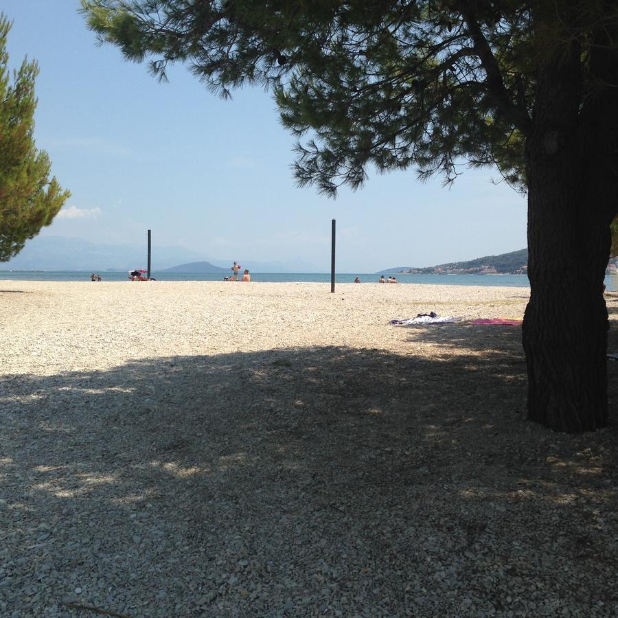 Rooms Chill Out Beach Trogir Exterior photo